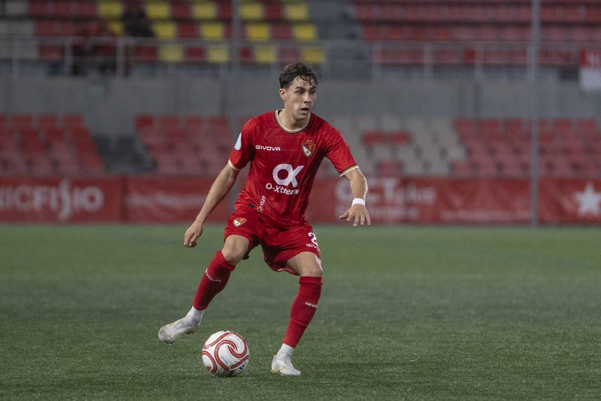 El Terrassa FC visita un Olot ascendent