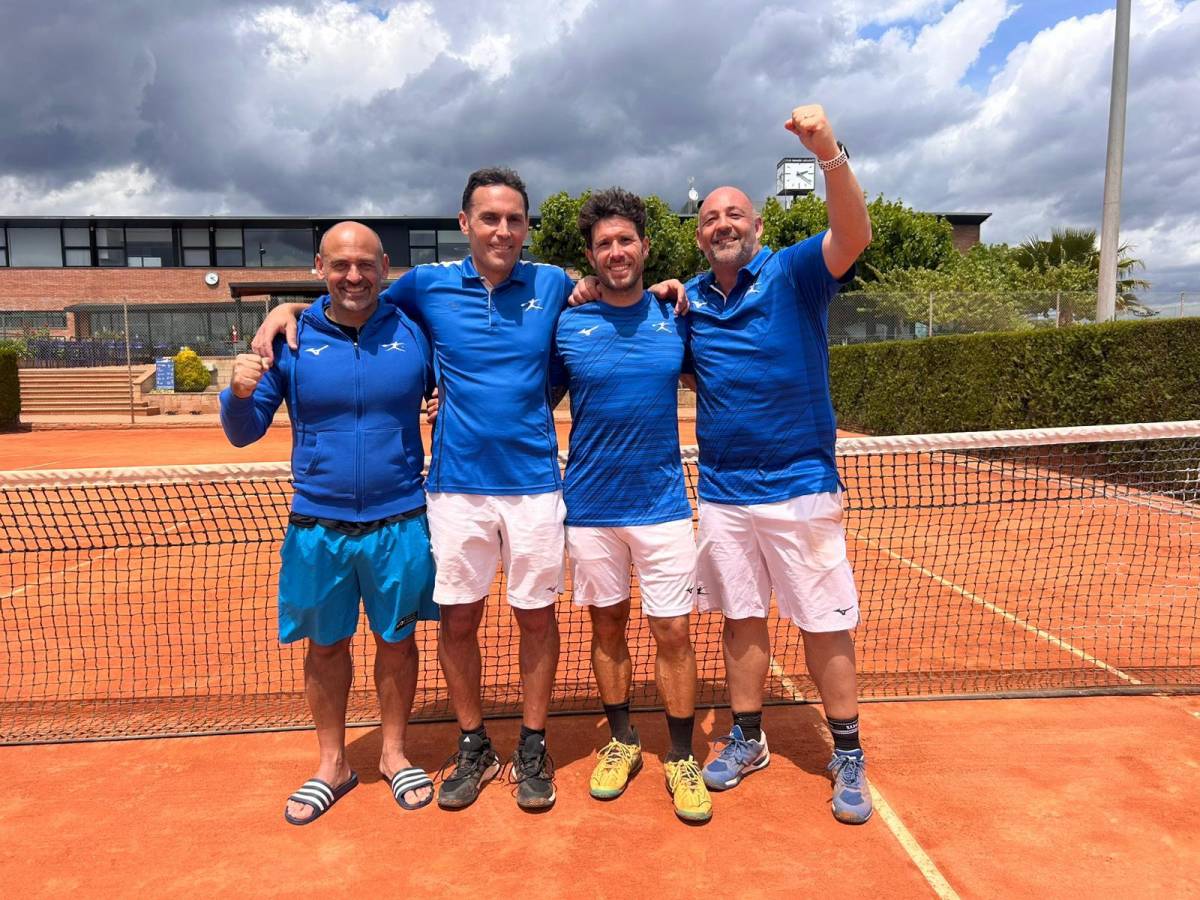 Tejerina, segon per l`esquerra, en una competició per equips amb el Tennis Sabadell - CEDIDA Tejerina, segon per l`esquerra, en una competició per equips amb el Tennis Sabadell