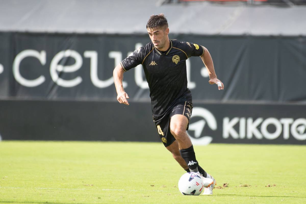 Codina ha recuperat la titularitat, però ha estat substituït al descans - CES Codina ha recuperat la titularitat, però ha estat substituït al descans