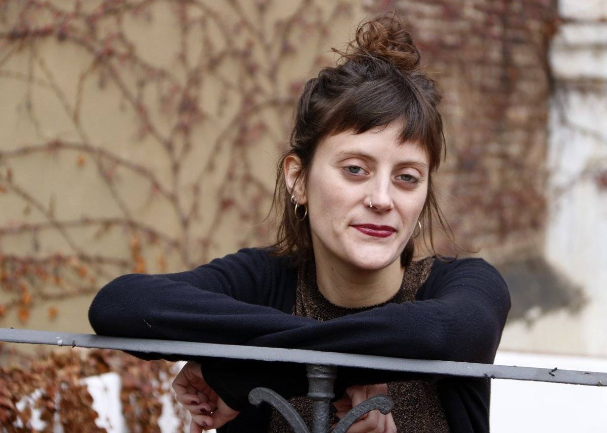 Maria Callís apropa l’obra de Clementina Arderiu a la biblioteca Carles Morató de Solsona 