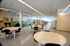 Un mes sense biblioteca a ple rendiment a Barberà