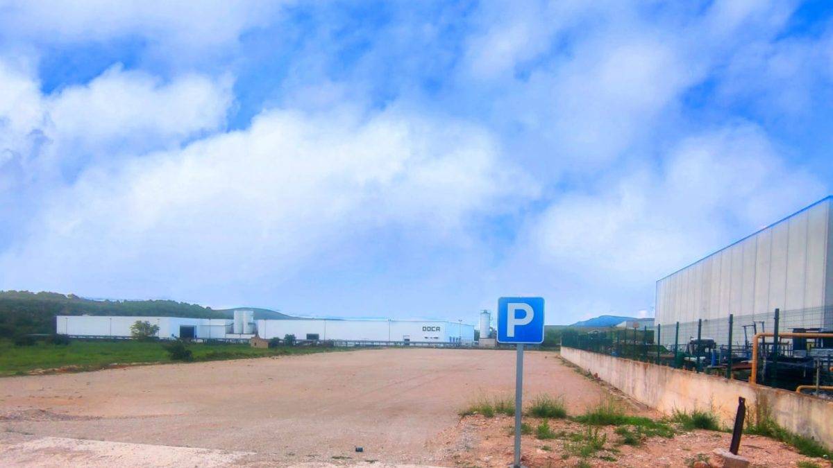 Mor un treballador de 36 anys després de caure de la teulada d'una nau industrial a Ulldecona