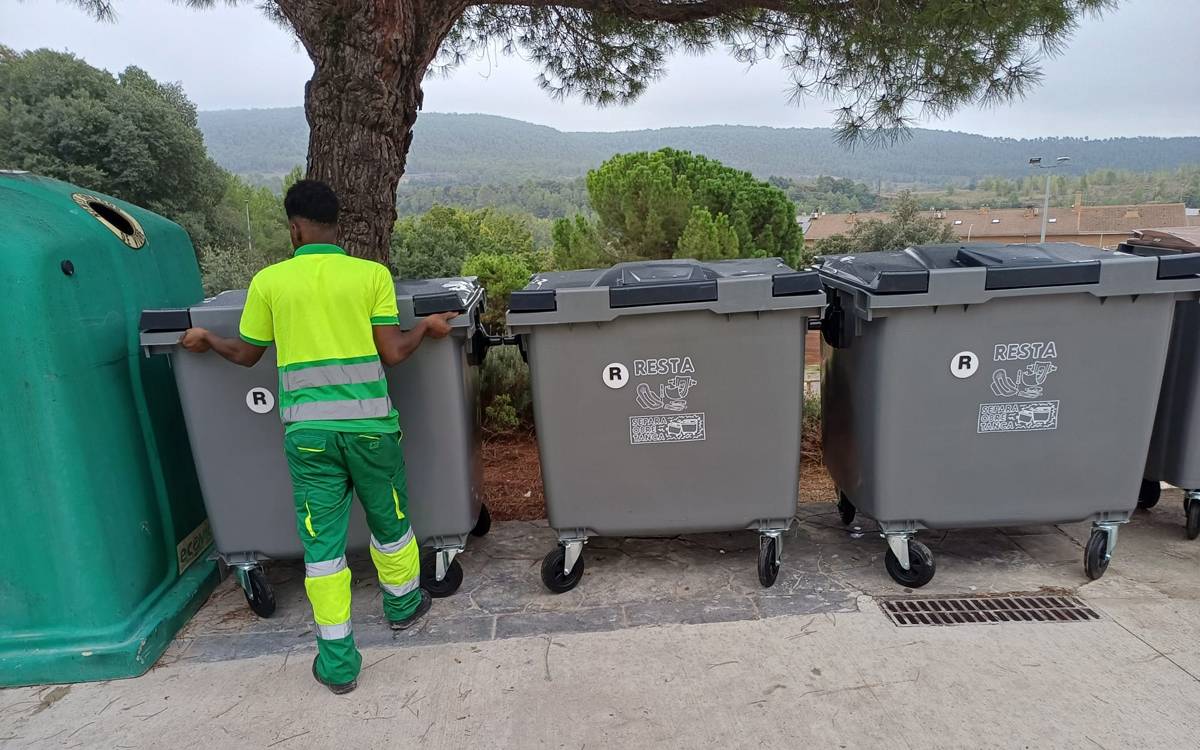 El Consorci del Bages renova 590 contenidors en onze municipis per millorar el reciclatge