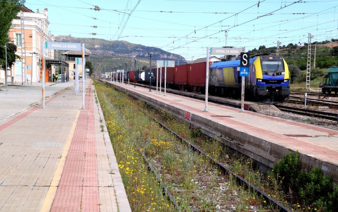 Renfe elimina els transbordaments en bus de l’R-15 i recupera el servei directe entre Móra la Nova i Riba-roja d'Ebre