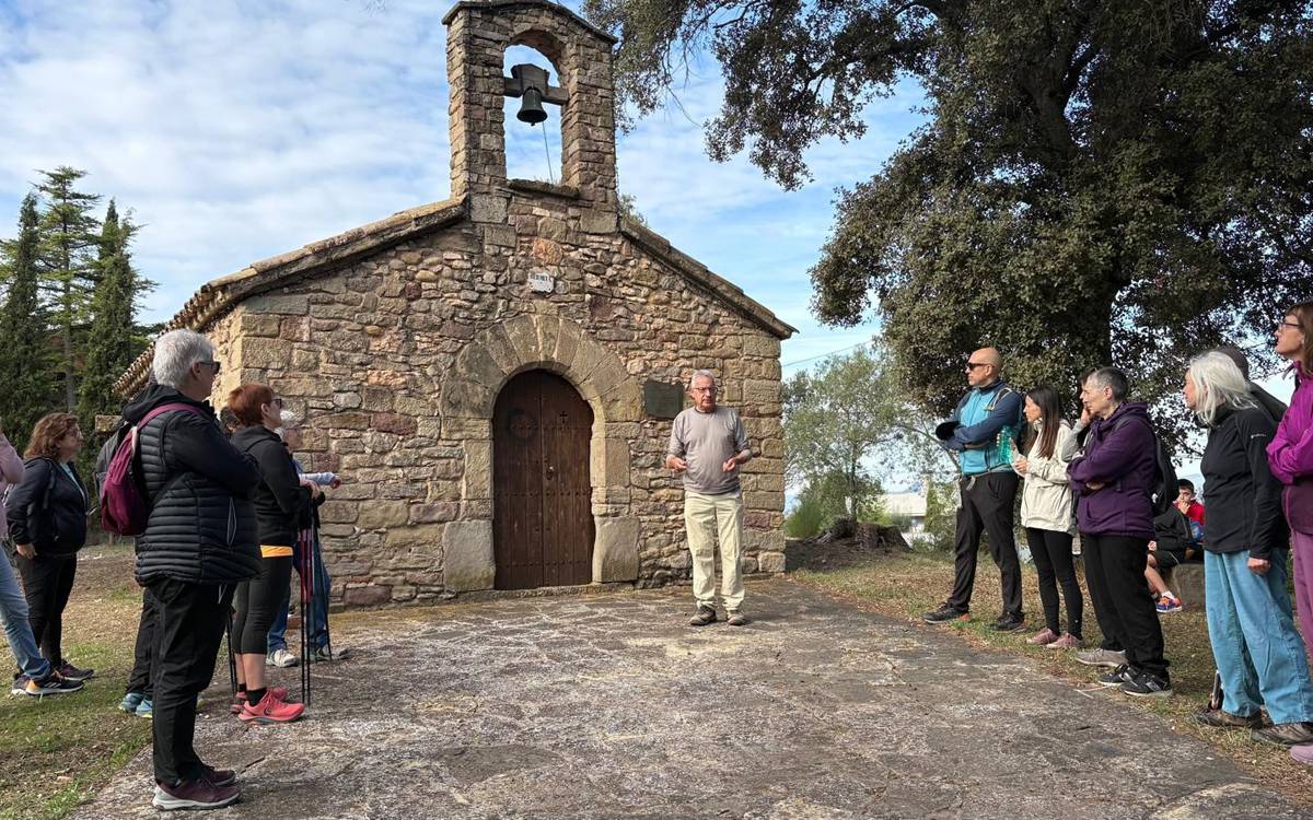 Una quarantena de persones descobreixen el patrimoni de les Brucardes