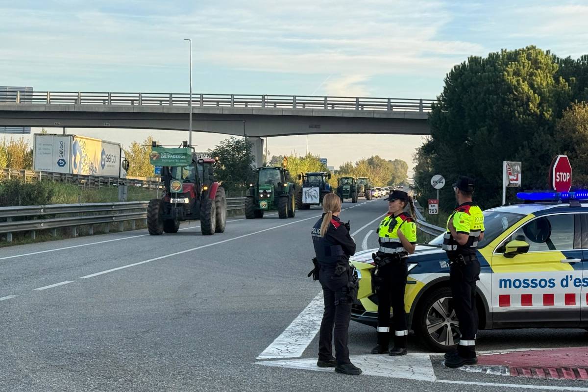 Centenars de pagesos marxen cap a Barcelona per protestar per l'increment de preus: «Posa en risc el sector»