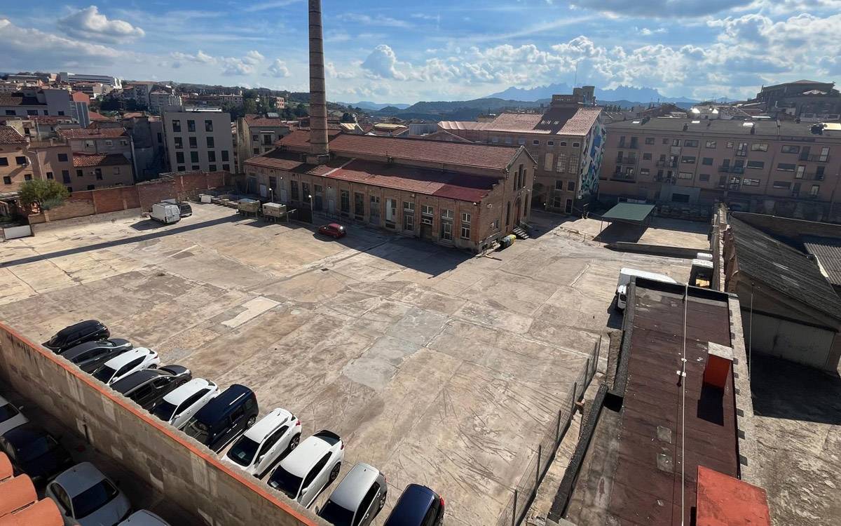 El ple de Manresa obrirà la via a comprar el solar de l'Anònima per fer-hi 60 habitatges públics