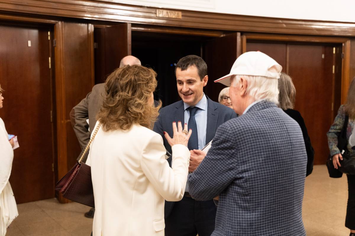 Estrena de la 39a temporada d`òpera, amb `L`Elisir d`amore` a la Faràndula - DAVID CHAO Estrena de la 39a temporada d`òpera, amb `L`Elisir d`amore` a la Faràndula