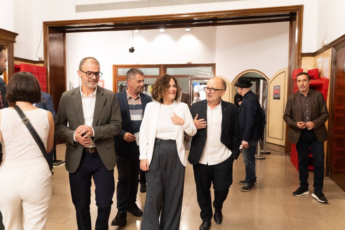 Estrena de la 39a temporada d`òpera, amb `L`Elisir d`amore` a la Faràndula - DAVID CHAO Estrena de la 39a temporada d`òpera, amb `L`Elisir d`amore` a la Faràndula