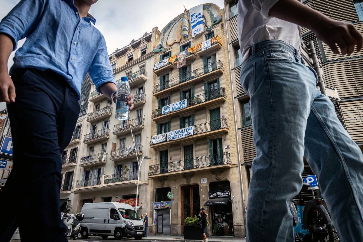 Els inquilins del Bloc Papallona comencen una vaga de lloguers contra l'empresa immobiliària NAD