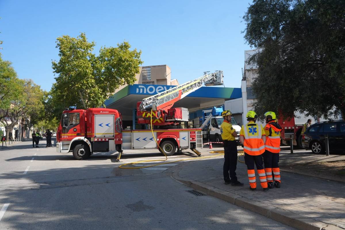 Incendi en una gasolinera de Sabadell