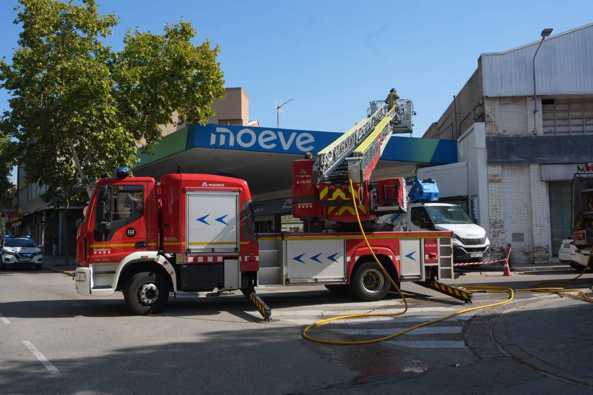 Incendi en una gasolinera de Sabadell