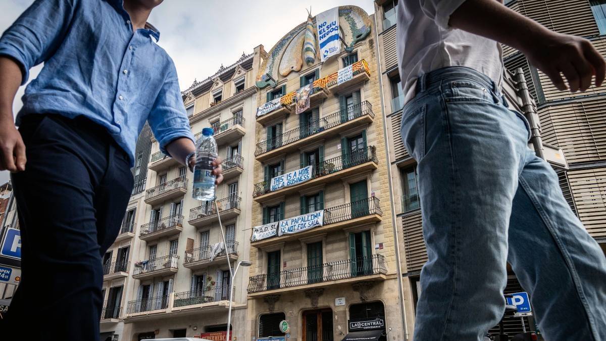 Veïns del Bloc Papallona, o Casa Fajol, comença una vaga de lloguers - Hugo Fernández