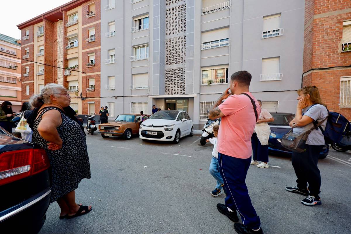 Veïns de Can Rull afectats per la presència de corrent elèctric a l’aigua - JUANMA PELÁEZ Veïns de Can Rull afectats per la presència de corrent elèctric a l’aigua