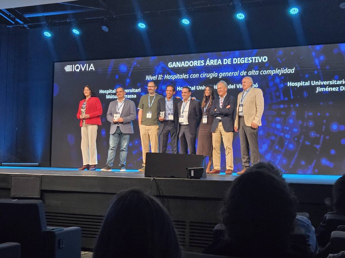 L'equip de Mútua recollint el reconeixement - 