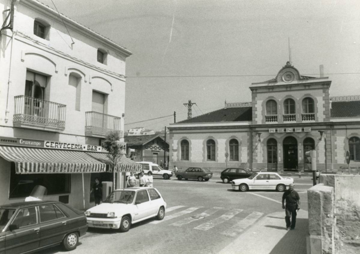 Plaça de l’Estació del Nord / Carrer del Nord 1990 - Arxiu Diari de Terrassa Plaça de l’Estació del Nord / Carrer del Nord 1990