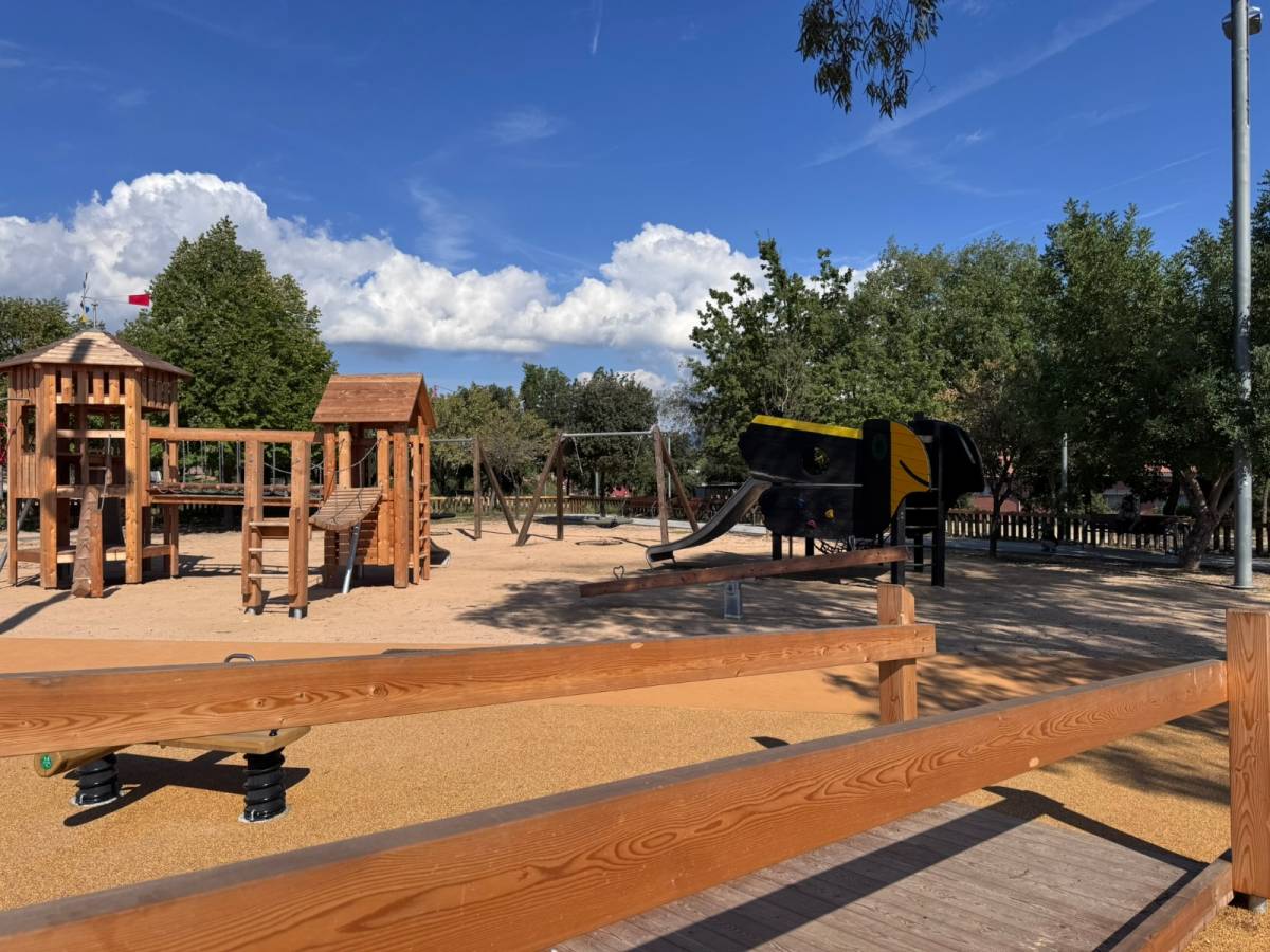 Can Gambús estrena una àrea de jocs infantils renovada, més inclusiva i pensada per a totes les edats