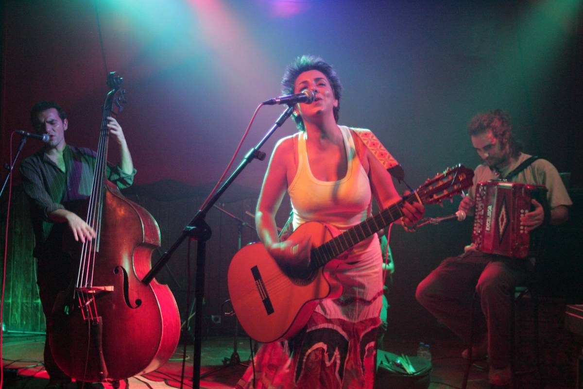 Concert d`Amparanoia al Faktoria el setembre del 2005 - Nebridi Aróztegui Concert d`Amparanoia al Faktoria el setembre del 2005