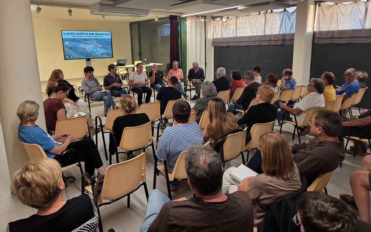 Nortegas presenta als veïns de Sant Mateu de Bages el projecte de la planta de biometà