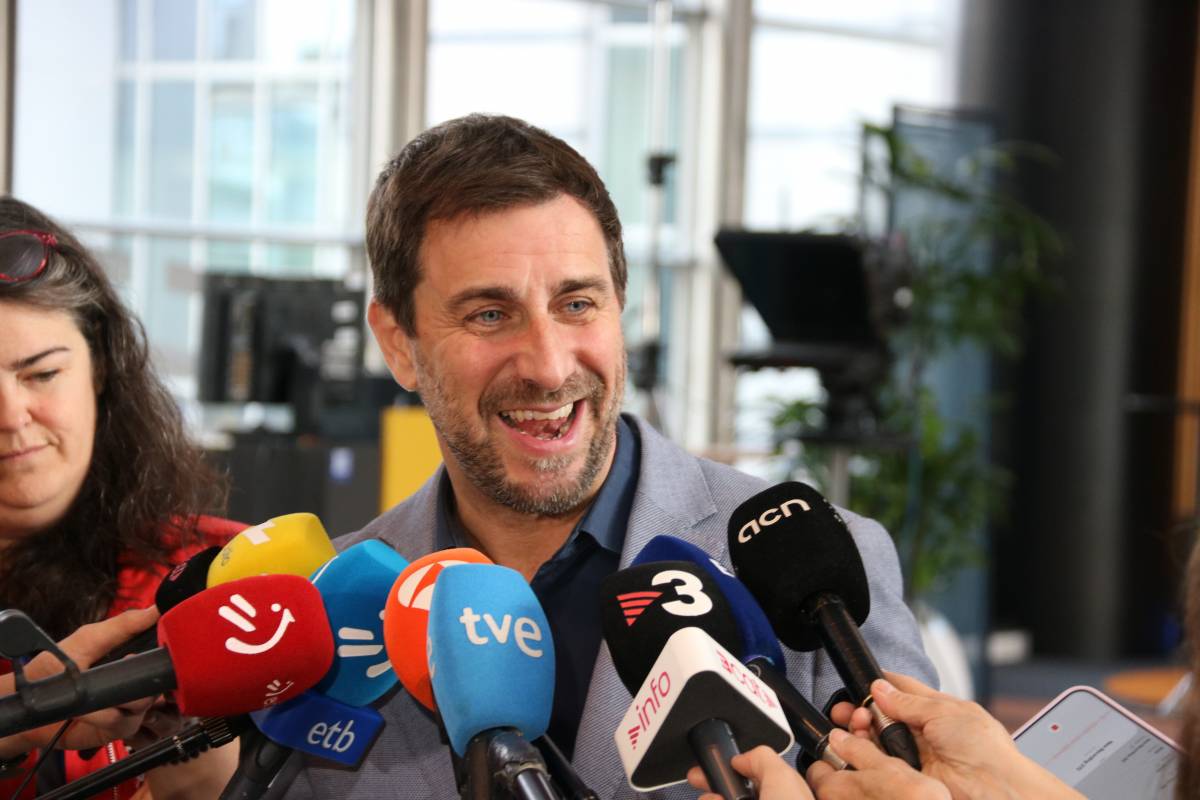 La Junta Electoral cita Comín a Madrid per jurar o prometre la Constitució el 22 d'octubre, però ell demana ajornar-ho