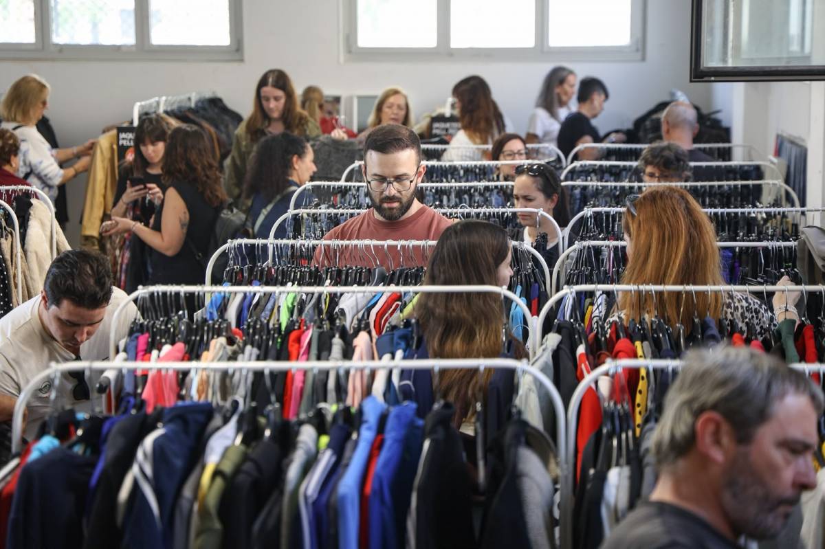 La moda de segona mà es vesteix d’inclusió social a Sabadell