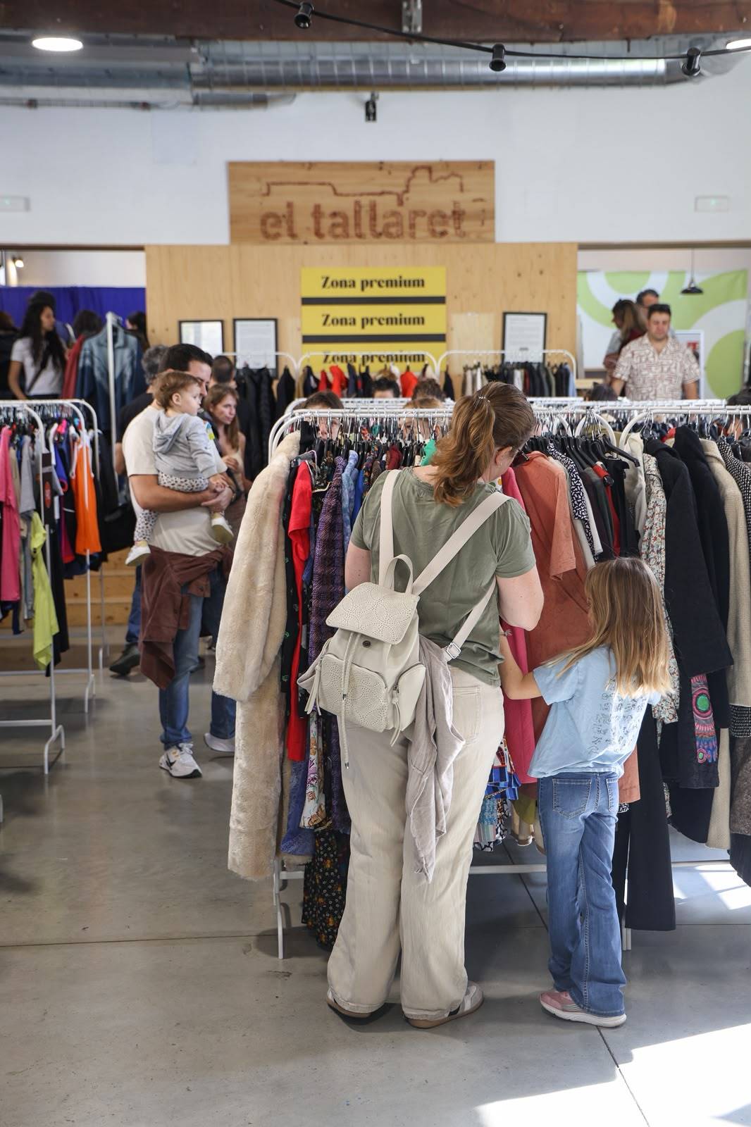 La primera edició del Market Vintage ecosocial de Sabadell - VÍCTOR CASTILLO La primera edició del Market Vintage ecosocial de Sabadell