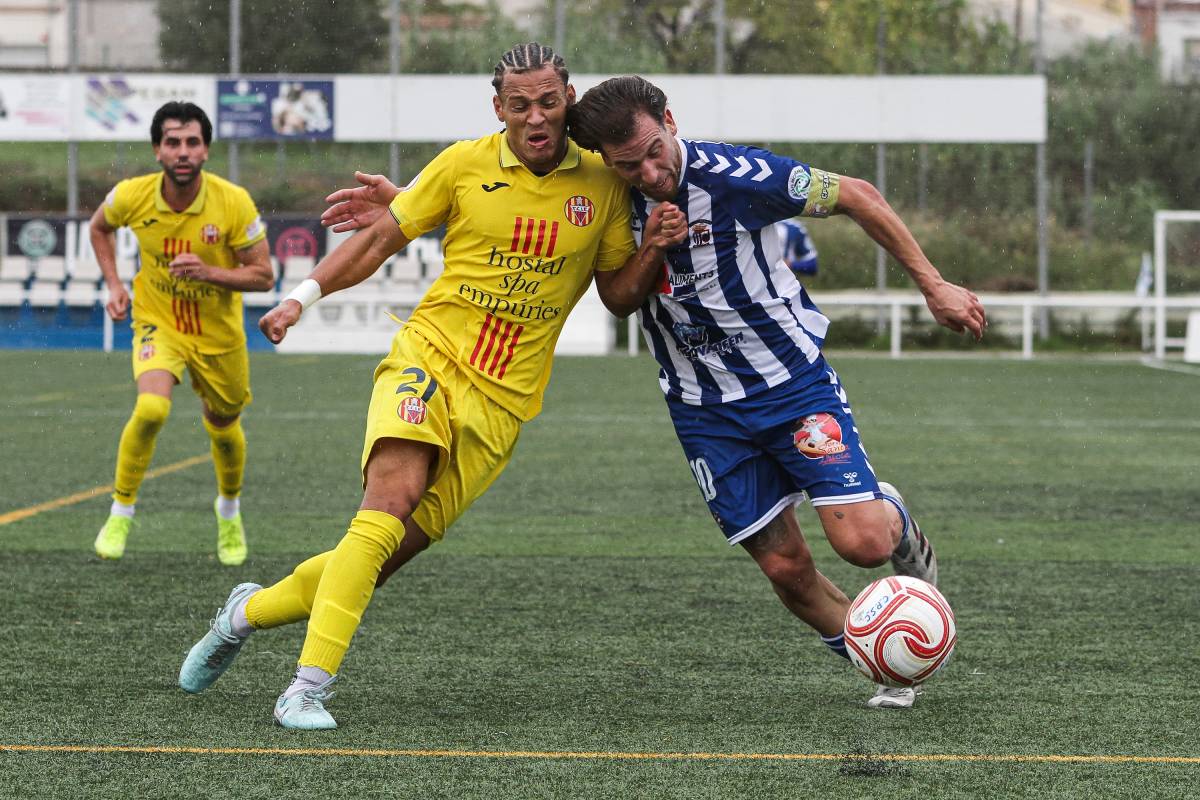 Empat del San Cristóbal davant de l'Escala en un partit molt disputat
