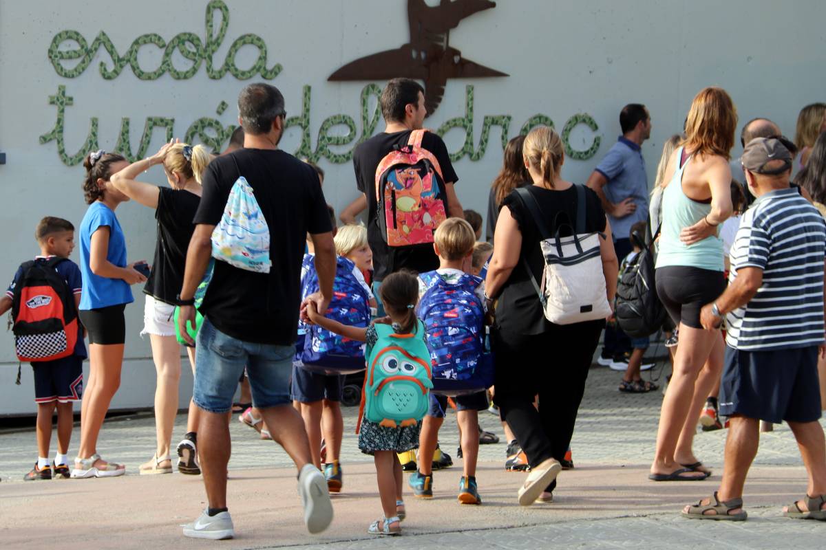 Els plans de Feijóo per carregar-se la immersió indignen la comunitat educativa