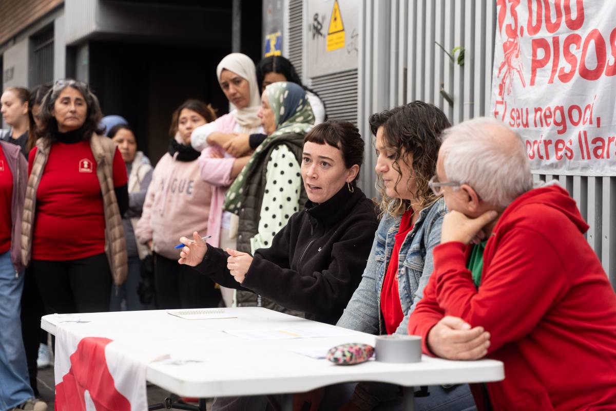 Maria Soreda, Marta Espriu i Julià Moia durant l`acte - David Chao Maria Soreda, Marta Espriu i Julià Moia durant l`acte