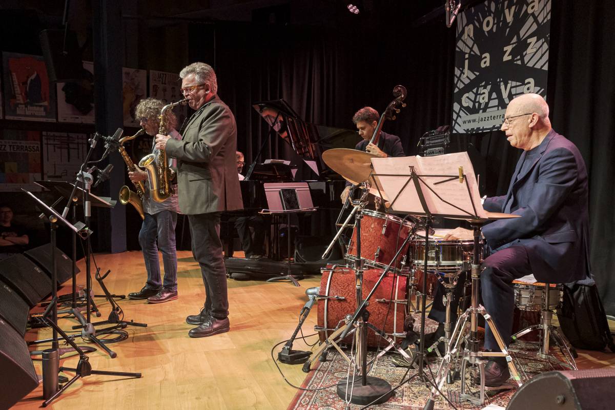 El grup liderat pel baterista Pau Bombardó, a la Nova Jazz Cava - Lluís Clotet El grup liderat pel baterista Pau Bombardó, a la Nova Jazz Cava