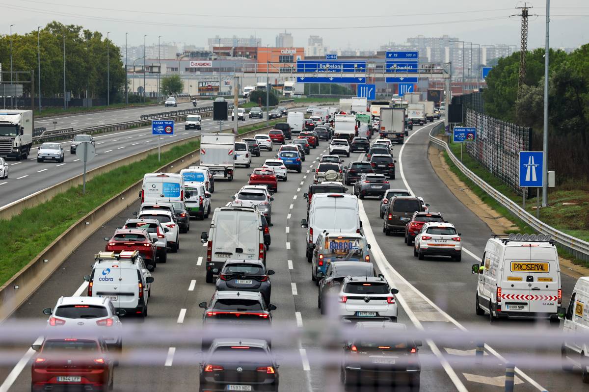 Més cotxes a les mateixes carreteres: creixen les retencions (+9%) a la C-58 i l'AP-7 al Vallès Occidental