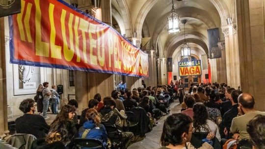 Què és «La Casa de la Vaga», l'espai «ocupat» a l'edifici històric de la UB per escalfar l'11-N?