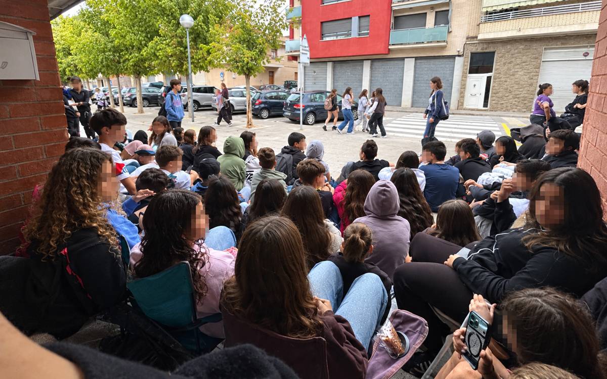 Alumnes de centres del Bages es concentraran dimecres a Manresa contra l'aturada de sortides