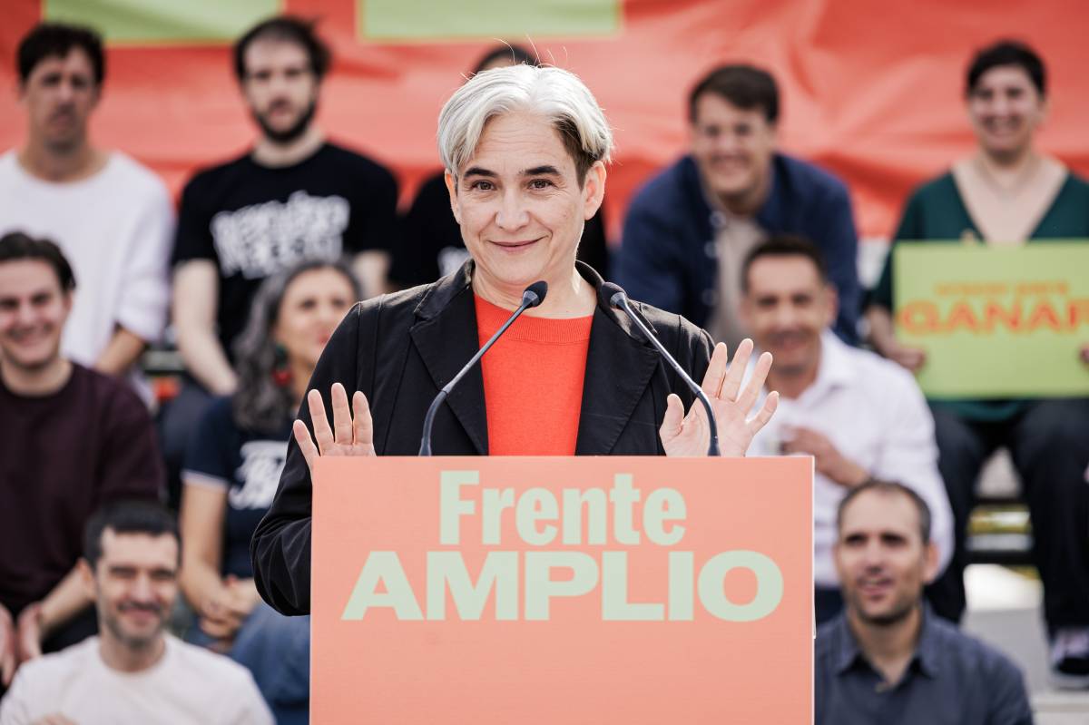 Colau torna a «X» en campanya pel 29-N cinc anys després d'abandonar la xarxa