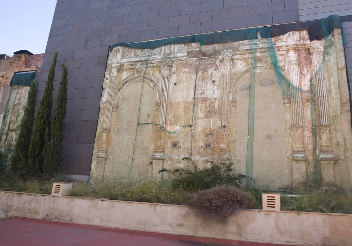 Paret del Saló dels miralls darrera del Teatre Principal - Nebridi Aróztegui Paret del Saló dels miralls darrera del Teatre Principal