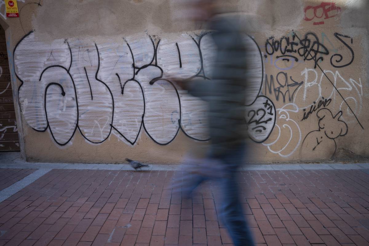 Terrassa obre els ajuts de fins a 200 euros per netejar grafits: “Si tenim una allau de peticions, la partida s’esgotarà”