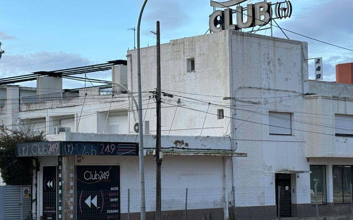 L'Ajuntament de Mont-roig del Camp tanca un prostíbul del centre de Miami Platja