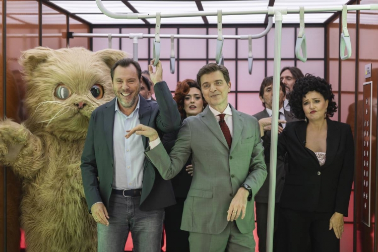 Marc Giró entra de pet a la precampanya amb la visita d'Òscar Puente al «Cara al Show»