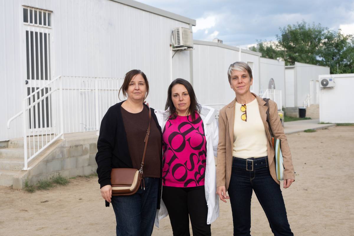 “Les meves filles van entrar amb barracons i han sortit amb barracons”: més de 15 anys de lluita per un institut definitiu