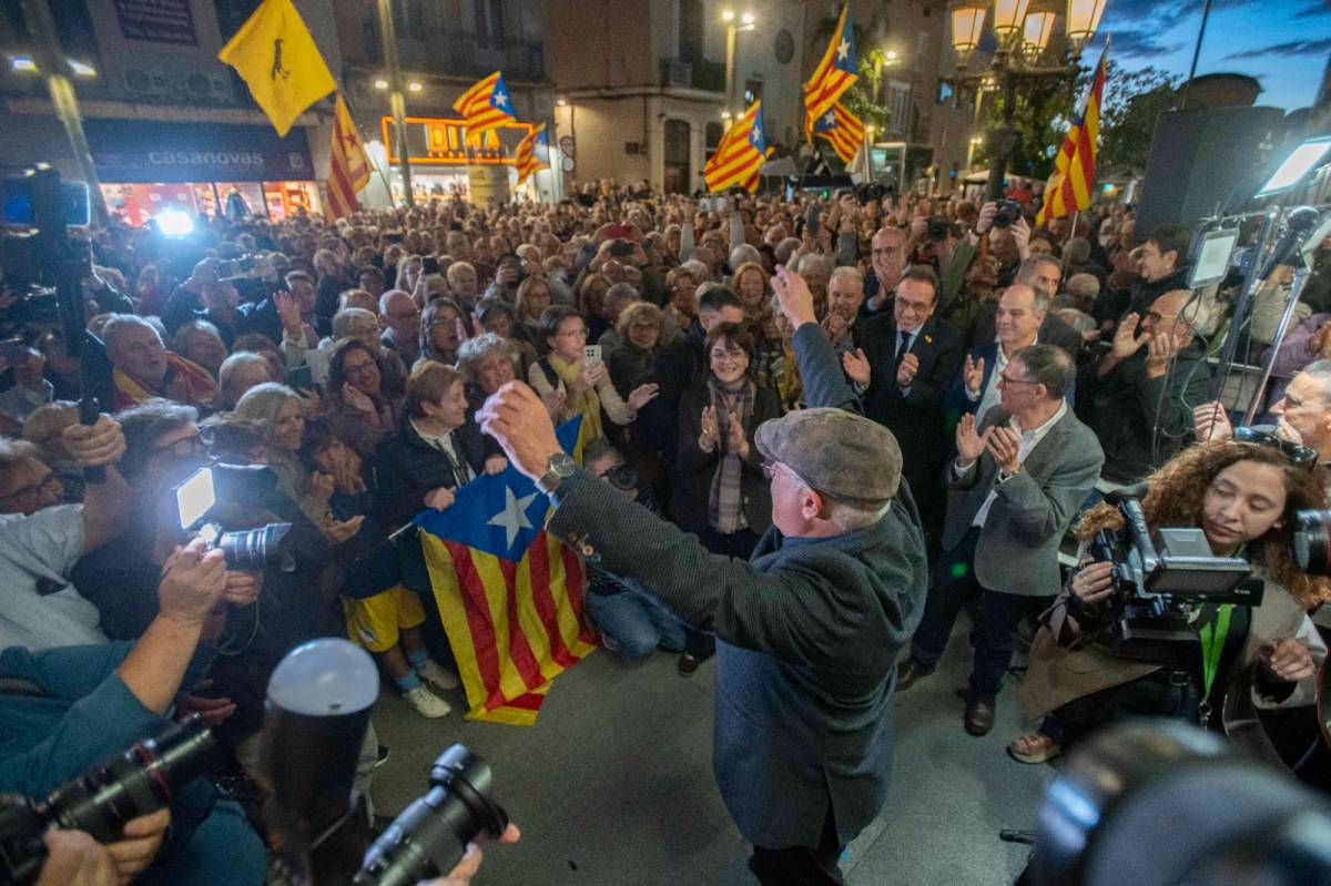 Lluís Puig durant l'acte de benvinguda al Raval de Montserrat de Terrassa - Nebridi Aróztegui / Diari de Terrassa
