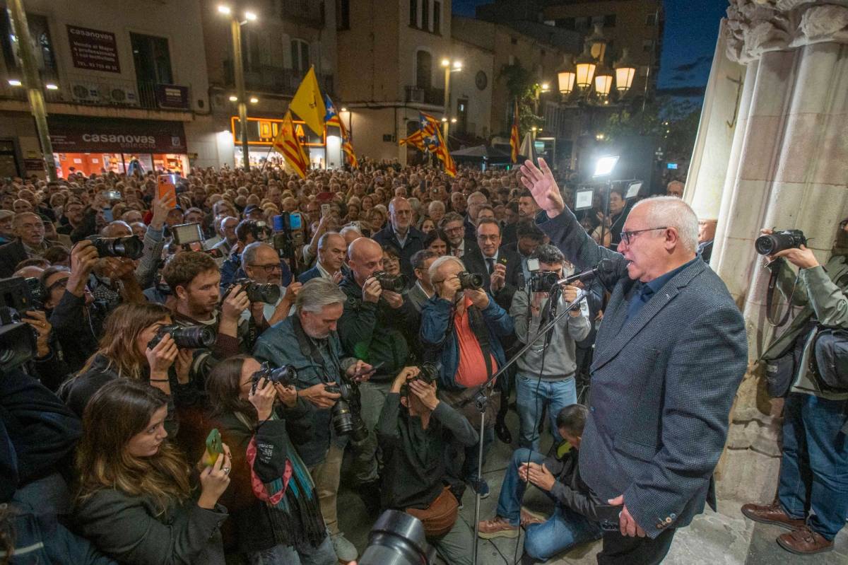 Lluís Puig durant el seu discurs a Terrassa, visiblement emocionat - Nebridi Aróztegui / Diari de Terrassa