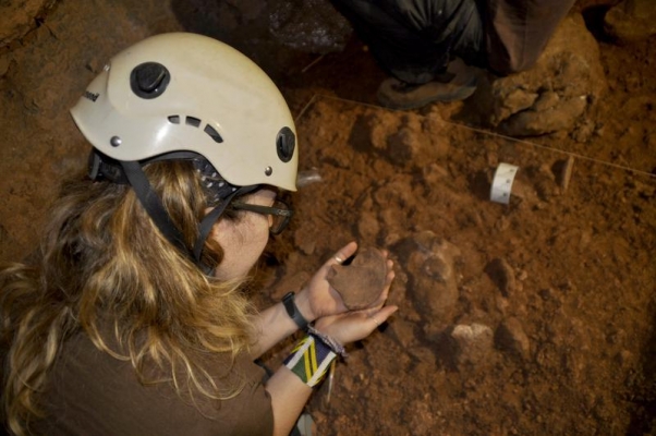 La Cova Simanya revela pistes sobre la història genètica de la Península Ibèrica