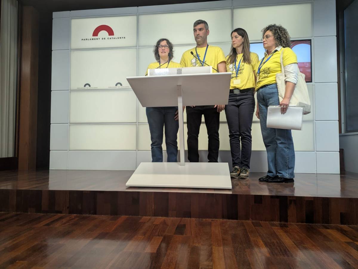Representants de l'escola La Sínia de Cerdanyola, al Parlament - Cedida