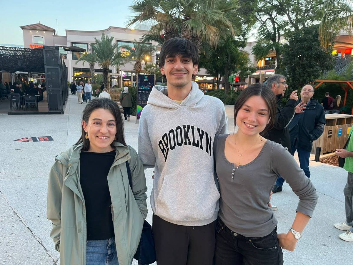 Maria José Ayllón, Ariana Ayllón i Àngel Guixà - Maria José Ayllón, Ariana Ayllón i Àngel Guixà