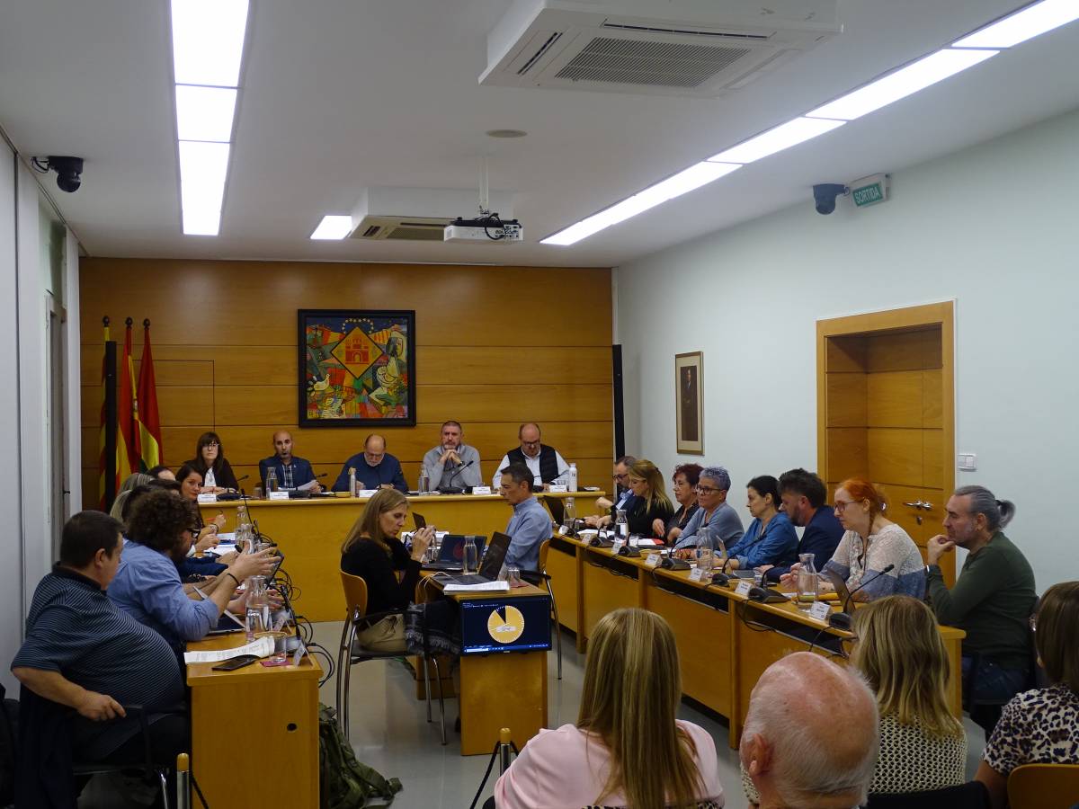 La climatització de les escoles dispara la temperatura del ple a Barberà