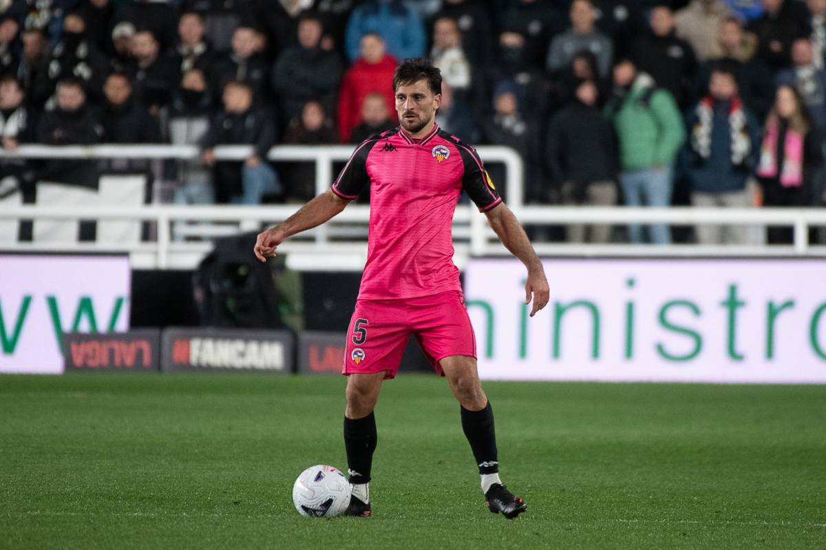 Arthur Bonaldo, de Segona Federació al futbol professional amb el CE Sabadell: 