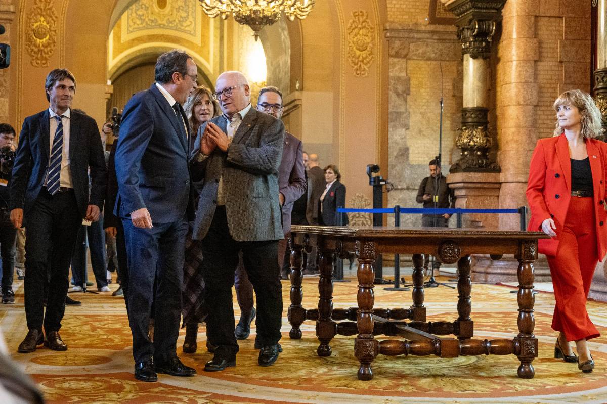 El diputat de Junts i exconseller Lluís Puig, en arribar al ple del Parlament de Catalunya - Hugo Fernández