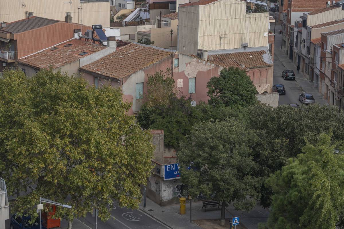 A la venda Can Minguet, la casa amb forma de masia en plena ciutat: 