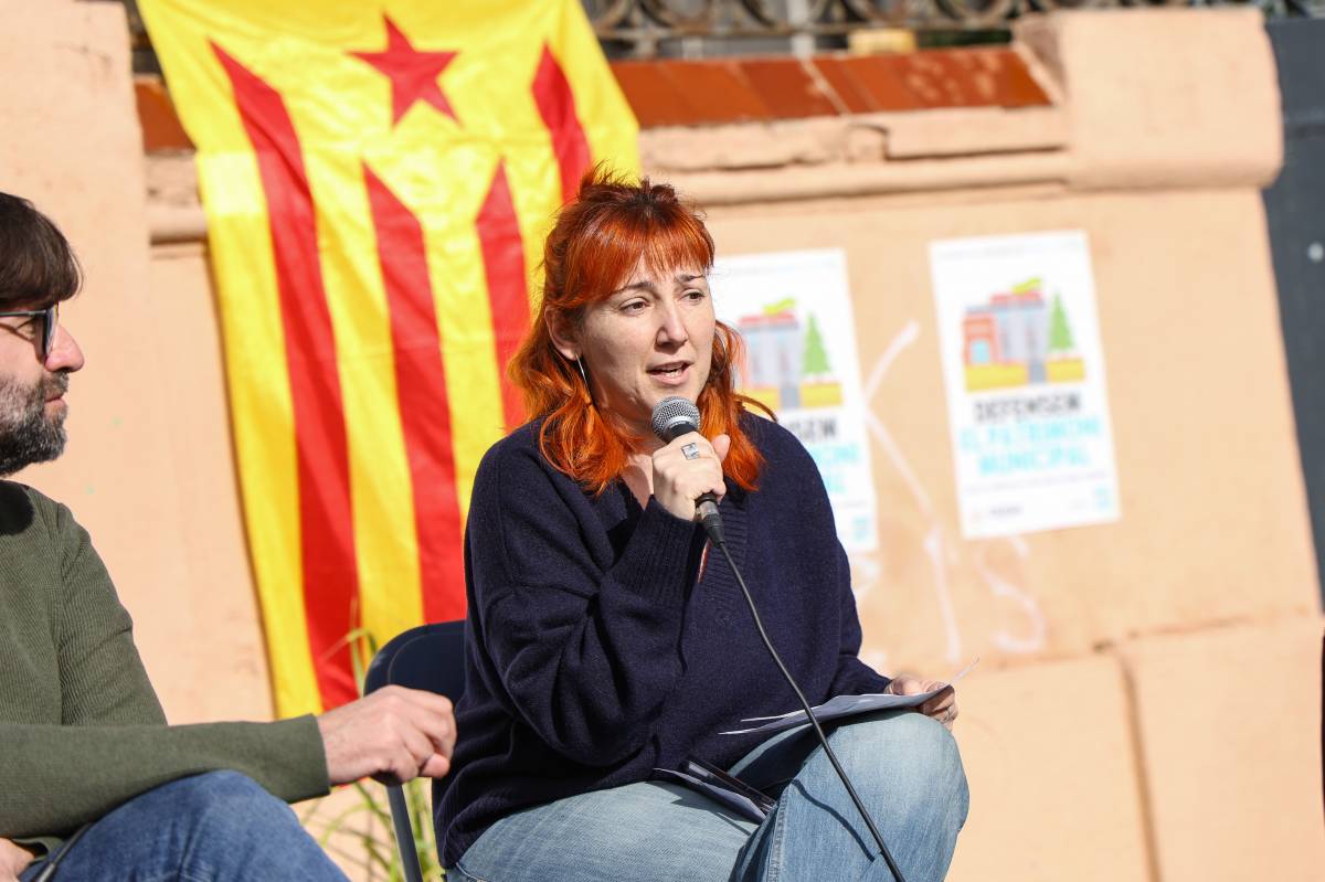 Sandra Alcaide en un acte de la Crida - Victor Castillo Sandra Alcaide en un acte de la Crida