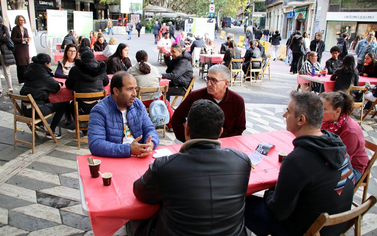 Més de 200 persones participen d'una jornada contra la soledat no desitjada a Manresa